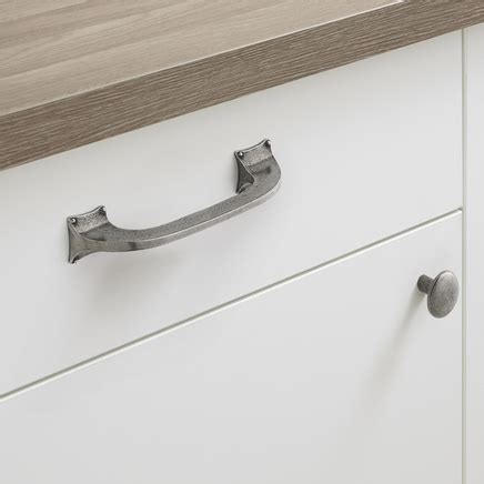 howdens pewter kitchen door handles.